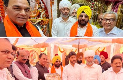 कैबिनेट मंत्री ईटीओ और मोहिंदर भगत ने फगवाड़ा स्थित विश्वकर्मा मंदिर में मत्था टेका