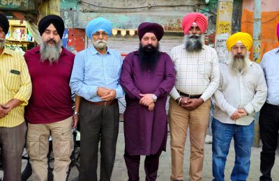 ਗੁਰੂ ਤੇਗ ਬਹਾਦੁਰ ਸਾਹਿਬ ਜੀ ਦੇ  350 ਸਾਲਾ ਸਹੀਦੀ ਦਿਹਾੜੇ  ਤੇ ਗੁਰਦੁਆਰਾ ਸੀਸ ਗੰਜ  ਦਿੱਲੀ ਲਈ ਕੇਂਦਰ ਸਰਕਾਰ ਸਮੁੱਚੇ ਭਾਰਤ ਦੇ ਵੱਖ ਵੱਖ ਇਲਾਕਿਆ ਤੋਂ ਵਿਸ਼ੇਸ਼ ਰੇਲ ਗੱਡੀਆਂ