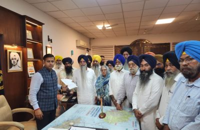 ਹੜ੍ਹਾਂ ਦੇ ਨੁਕਸਾਨ ਲਈ ਤੁਰੰਤ ਮੂਲਿਆਂਕਨ ਦੀ ਮੰਗ ਅਤੇ ਖੇਤਾਂ ਨੂੰ ਪਏ ਹੜ੍ਹ ਦੇ ਪਾਣੀ ਅਤੇ ਖੜੀ ਫਸਲ ਨੂੰ ਪਹੁੰਚੇ ਨੁਕਸਾਨ ਲਈ ਖੇਤਰ ਅਨੁਸਾਰ ਸਹਾਇਤਾ ਮੰਗ