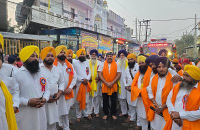 पूर्व सांसद सुशील रिंकू गुरुद्वारा श्री गुरु सिंह सभा में मत्था टेका, नगर कीर्तन में हिस्सा लिया*