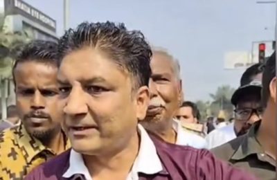 फुटबाल चौक में भारी जाम, लगा धरना प्रदर्शन