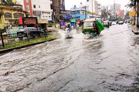भारत में मानसून भले ही लौट गया हो लेकिन मौसम का प्रकोप