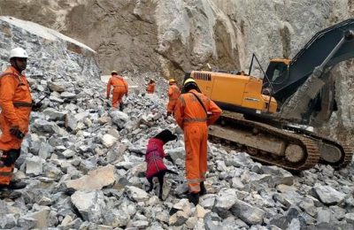 मलबे के नीचे से निकले 7 मजदूरों के शव, छाया मातम