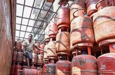 सस्ता हुआ LPG सिलेंडर, जानें कितनी मिली राहत