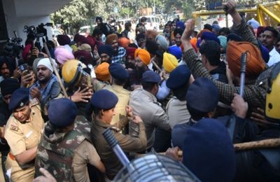 पंजाब यूनिवर्सिटी में सीनेट चुनाव को लेकर छात्रों का प्रदर्शन लगातार जारी