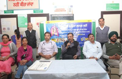 ਨਿਮੋਨੀਆ ਨੂੰ ਬੇਅਸਰ ਕਰਨ ਲਈ ਸਮਾਜਿਕ ਜਾਗਰੂਕਤਾ ਜ਼ਰੂਰੀ: ਸਿਵਲ ਸਰਜਨ ਡਾ. ਰਾਜੇਸ਼ ਗਰਗ