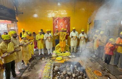 अपनी इच्छाओं को नियंत्रित कर ईश्वर के प्रति आभारी होना चाहिए-नवजीत भारद्वाज*