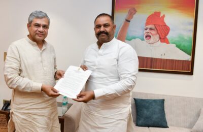 पूर्व सांसद सुशील रिंकू ने रेलमंत्री अश्विनी वैष्णव से की मुलाकात, शहीद बाबू लाभ सिंह नगर में रेलवे ओवर ब्रिज बनाने को लेकर सौंपा मांगपत्र*