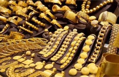 सोने में आई गिरावट, चांदी के चढ़े भाव