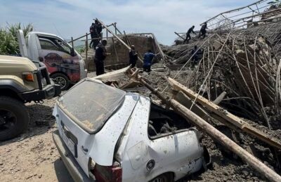 अवैध निर्माण से बना मंदिर ढहने से 2 लोगों की मौत