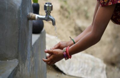 गंदे पानी की वजह से बिगड़े हालात, मुश्किल में लोग