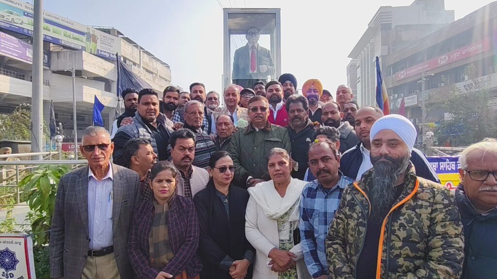 ਅੱਜ ਜਿਲਾ ਕਾਂਗਰਸ ਕਮੇਟੀ ਸ਼ਹਿਰੀ ਜਲੰਧਰ ਵਲੋ ਸੰਵਿਧਾਨ ਨਿਰਮਾਤਾ ਡਾ ਭੀਮ ਰਾਓ ਅੰਬੇਡਕਰ ਜੀ ਦਾ ਪ੍ਰੀਨਿਰਵਾਣ ਦਿਵਸ ਮਨਾਇਆ ਗਿਆ