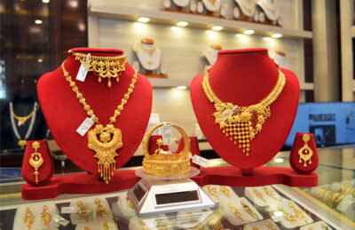 नामी ज्वैलर को करोड़ों का चुना लगाकर मुनीम फरार