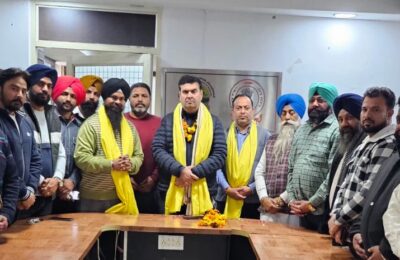 सिख संघर्ष कमेटी” ने मेयर वनीत धीर को मदर टंग पंजाबी में चौकों की ब्यूटीफिकेशन के लिए खास सम्मान दिया*