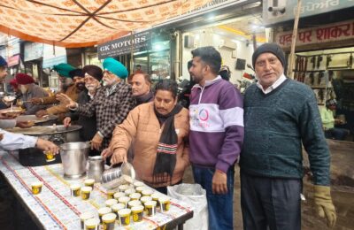 ਸਿੱਖ ਤਾਲਮੇਲ ਕਮੇਟੀ ਅਤੇ  ਟੂ ਵੀਲਰ ਡੀਲਰ ਐਸੋਸੀਏਸ਼ਨ ਵੱਲੋਂ ਬਾਬਾ ਦੀਪ ਸਿੰਘ ਜੀ ਦੇ ਜਨਮ ਦਿਹਾੜੇ ਤੇ ਵੱਖ ਵੱਖ ਪਦਾਰਥਾਂ ਦੇ ਲੰਗਰ ਲਗਾਏ।