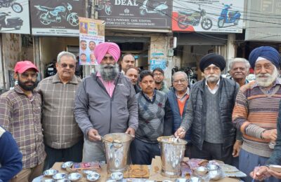 ਟੂ ਵੀਲਰ ਡੀਲਰ ਐਸੋਸੀਏਸ਼ਨ ਵੱਲੋਂ ਸ੍ਰੀ ਗੁਰੂ ਰਵਿਦਾਸ ਜੀ ਦੇ ਪ੍ਰਕਾਸ਼ ਪੁਰਬ ਮੌਕੇ  ਨਿਕਲੀ ਸੋਭਾ ਯਾਤਰਾ ਤੇ ਕੜਾਹ ਦੇ ਲੰਗਰ ਲਗਾਏ ਗਏ