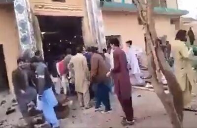 जुमे की नमाज के दौरान बारगाह में धमाका