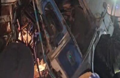 घोड़ा-ट्रॉला और ट्रकों के बीच आमने-सामने भयानक टक्कर, दो व्यक्तियों की मौके पर ही मौत