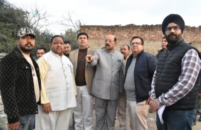 कैबिनेट मंत्री मोहिंदर भगत ने शहर में चल रहे विकास प्रोजेक्टों का लिया जायजा