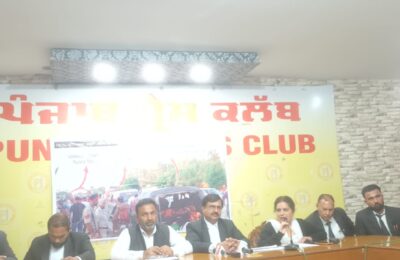 ਵਕੀਲਾਂ ਨੇ ਡੀ.ਜੀ.ਪੀ. ਪੰਜਾਬ ਨੂੰ ਭੇਜਿਆ ਪੱਤਰ, ਐਡਵੋਕੇਟ ਬਲਵਿੰਦਰ ਕੁਮਾਰ ਸਮੇਤ 42 ਬੇਗੁਨਾਹਾਂ ‘ਤੇ ਦਰਜ ਝੂਠਾ ਪਰਚਾ ਰੱਦ ਕੀਤਾ ਜਾਵੇ