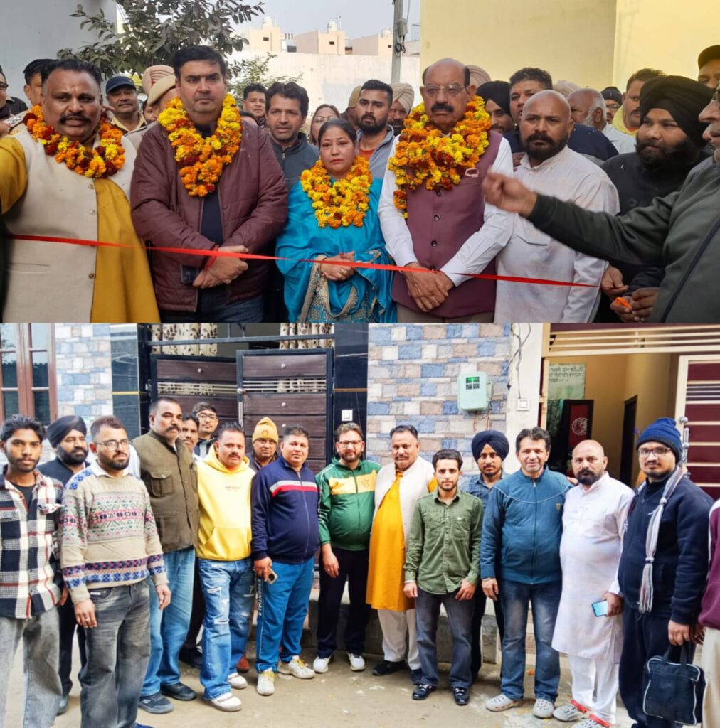 वार्ड 51 में बिना नींव पत्थर के ही कैबिनेट मंत्री मोहिंदर भगत और मेयर वनीत धीर ने किया 31 लाख की लागत से नई सड़कों का उद्घाटन