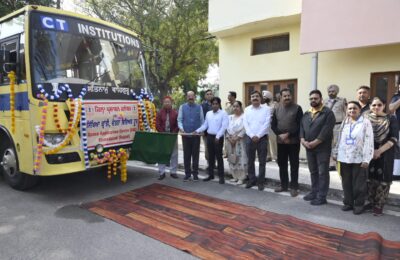 कैबिनेट मंत्री ने जालंधर के सरकारी स्कूलों के 25 विद्यार्थियों को स्पेस एप्लीकेशन सेंटर के दौरे के लिए अहमदाबाद किया रवाना