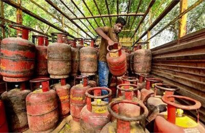 अब आधार कार्ड के ब‍िना नहीं म‍िलेगा LPG स‍िलेंडर, जानें नए न‍ियम
