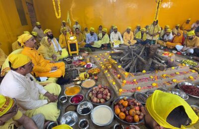 जो आँसू प्रभु के लिए गिरते हैं, वही मोती बनकर आत्मा को परमात्मा से जोड़ देते हैं— नवजीत भारद्वाज