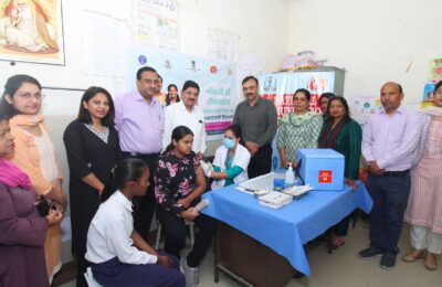 ਧੀਆਂ ਲਈ ਸਿਹਤਮੰਦ ਅਤੇ ਕੈਂਸਰ-ਮੁਕਤ ਭਵਿੱਖ ਨੂੰ ਯਕੀਨੀ ਬਣਾਉਂਦਾ ਹੈ ਐੱਚਪੀਵੀ ਟੀਕਾਕਰਨ : ਸਿਵਲ ਸਰਜਨ ਡਾ. ਰਾਜੇਸ਼ ਗਰਗ