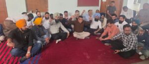 ਸਰਕਾਰ ਵੱਲੋ ਮੁਲਾਜ਼ਮਾਂ ਦੇ ਕੀਤੇ ਤਸ਼ੱਦਦ ਕਰਨ ਦਫਤਰੀ ਕੰਮ ਕਰ ਰਿਹਾ ਠੱਪ