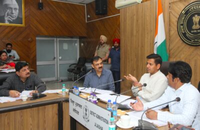 जिला वासियों को घबराने की जरूरत नहीं, एल.पी.जी. सिलेंडर, डीजल और पेट्रोल का जरूरी स्टॉक मौजूद : डिप्टी कमिश्नर**