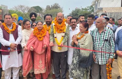 कैबिनेट मंत्री मोहिंदर भगत ने गीता कॉलोनी में 45.30 लाख की लागत से सड़कों के निर्माण कार्य की शुरुआत की कहा, विकास कार्यों को तेजी से आगे बढ़ा रही पंजाब सरकार