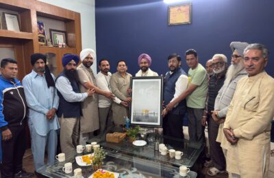 भारत सरकार के नेशनल सफाई सेवक कमीशन के वाइस चेयरमैन हरदीप सिंह गिल जी आज बीजेपी पंजाब के वाइस प्रेसिडेंट राजेश बाघा के घर पहुंचे