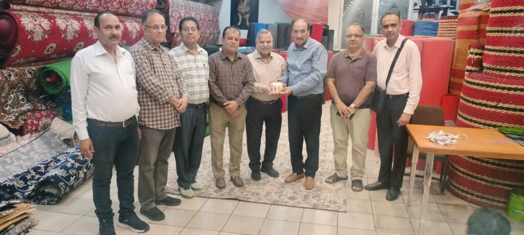 श्री चैतन्य महाप्रभु श्री राधा माधव मंदिर, प्रताप बाग में आयोजित होने वाले 67वें वार्षिक श्रीहरिनाम संकीर्तन सम्मेलन के उपलक्ष्य में मंदिर के सदस्यों द्वारा विभिन्न व्यापारिक संगठनों को औपचारिक निमंत्रण प्रदान किया गया