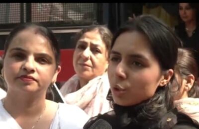 पंजाब सरकार के खिलाफ प्रदर्शन कर रही पंजाब कांग्रेस की महिलाओं को चंडीगढ़ पुलिस ने हिरासत में ले लिया।