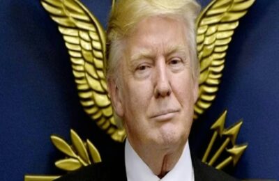 सोने के सिक्के पर फोटो के बाद डॉलर पर होंगे राष्ट्रपति ट्रंप के सिग्नेचर