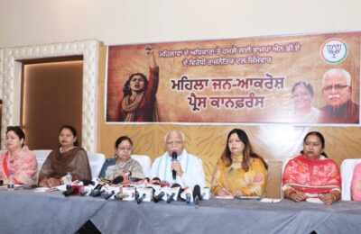 कांग्रेस और ‘आप’ ने आधी आबादी के साथ अन्याय किया, जो भ्रूण हत्या जैसा पाप है – खट्टर