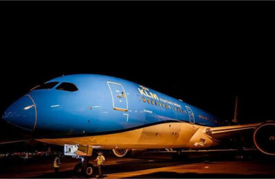 एयरलाइंस के सीईओ और सीओओ पर FIR के आदेश