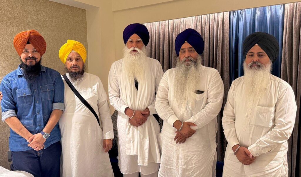 15 ਦਿਨ ਪਹਿਲਾ ਗਿਆਨੀ ਹਰਪ੍ਰੀਤ ਸਿੰਘ ਜੀ ਅਤੇ ਬਾਪੂ ਤਰਸੇਮ ਸਿੰਘ ਜੀ ਵੱਲੋ ਫਗਵਾੜੇ ਵਿਖੇ ਹੋਈ ਮੀਟਿੰਗ ਵਿੱਚ ਪੰਥਕ ਭਾਵਨਾਵਾ ਤਹਿਤ ਲਏ ਫੈਸਲਿਆ ਦਾ ਦੋਹਾ ਦਲਾਂ ਦੀ ਸਾਂਝੀ ਕਮੇਟੀ ਨੇ ਅੱਜ ਕੀਤਾ ਰਸਮੀ ਐਲਾਨ ।