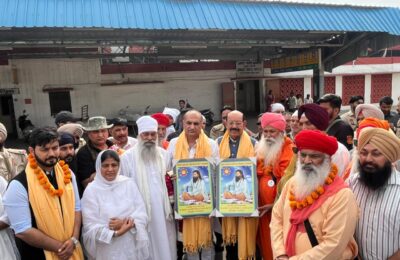 कैबिनेट मंत्री मोहिंदर भगत और सांस्कृतिक मामलों विभाग के सलाहकार दीपक बाली ने दमड़ी यात्रा के लिए विशेष ट्रेन हरिद्वार के लिए रवाना की
