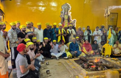 दुनिया बदले या बिगड़े, अपनी राह सीधी रखो— नवजीत भारद्वाज*