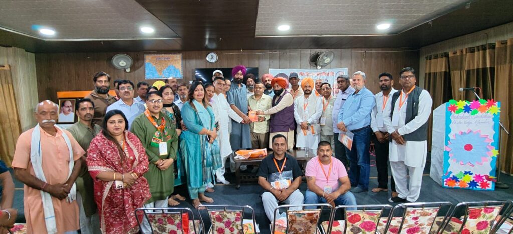 भाजपा वेस्ट, कैंट, सेंट्रल विधानसभा मे पंडित दीनदयाल उपाध्याय प्रशिक्षण शिविर आयोजित