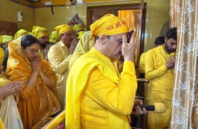 मां बगलामुखी धाम गुलमोहर सिटी नज़दीक लमांपिंड चौंक जालंधर में मां बगलामुखी जी के निमित सामुहिक निशुल्क दिव्य हवन यज्ञ का आयोजन मदिंर परिसर में किया गया।