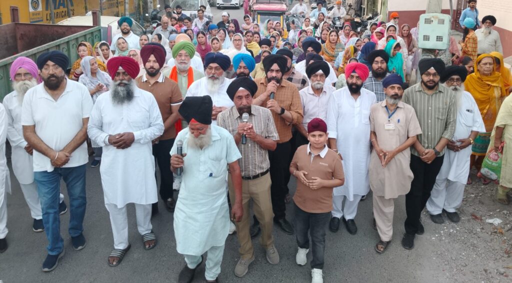 ਗੁਰਦੁਆਰਾ ਗੁਰਦੇਵ ਨਗਰ ਤੋਂ ਨਿਕਲੀ ਸਬਦ ਚੌਂਕੀ ਵਿੱਚ ਸੰਗਤਾਂ ਨੇ ਗੁਰੂ ਅਮਰ ਦਾਸ ਜੀ ਦੇ ਉਸਤਤ ਵਿੱਚ ਸਬਦ ਗਾਇਣ ਕੀਤੇ ਧੰਨ ਧੰਨ ਸਾਹਿਬ ਸ਼੍ਰੀ ਗੁਰੂ ਅਮਰਦਾਸ ਜੀ ਜਿਨ੍ਹਾਂ ਦਾ ਪ੍ਰਕਾਸ਼ ਪੁਰਬ 30 ਅਪ੍ਰੈਲ ਨੂੰ