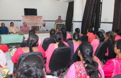 ਮੁੱਖ ਮੰਤਰੀ ਸਿਹਤ ਯੋਜਨਾ ਨੂੰ ਹਰ ਘਰ ਪਹੁੰਚਾਉਣ ‘ਚ ਆਸ਼ਾ ਵਰਕਰਾਂ ਦਾ ਯੋਗਦਾਨ ਸ਼ਲਾਘਾਯੋਗ: ਸਿਵਲ ਸਰਜਨ ਡਾ. ਰਾਜੇਸ਼ ਗਰਗ