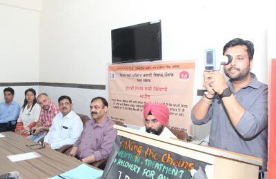 ਹੈਂਡ ਹੈਲਡ ਆਟੋ ਰੀਫ੍ਰੈਕਟੋਮੀਟਰ ਰਾਹੀਂ ਕੀਤੀ ਜਾਵੇਗੀ ਸਕੂਲੀ ਵਿਦਿਆਰਥੀਆਂ ਦੀ ਅੱਖਾਂ ਦੀ ਜਾਂਚ – ਸਿਵਲ ਸਰਜਨ ਡਾ. ਰਾਜੇਸ਼ ਗਰਗ