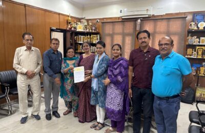 *भारत विकास परिषद मुख्य शाखा ने 8वीं क्लास की छात्रा को फीस के रूप में की आर्थिक मदद*