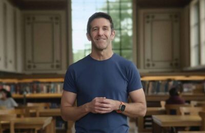 एप्पल को मिलेगा नया बॉस, 15 साल बाद CEO का पद छोड़ रहे हैं टिम कुक