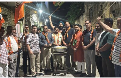 भाजपा युवा मोर्चा जालंधर शहरी ने पश्चिम बंगाल जीत पर मनाया जश्न