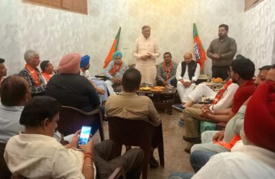 *जालंधर सेंट्रल में संगठन विस्तार पर अहम बैठक, मनोरंजन कालिया सहित प्रभारी मनोज अग्रवाल और कई सीनियर नेता उपस्थित।*